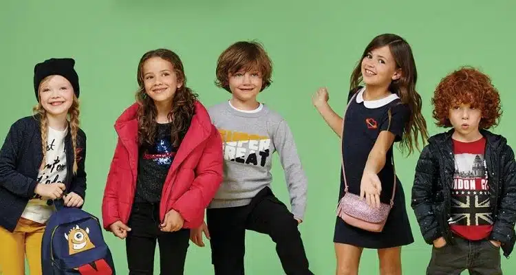 8 vêtements indispensables pour habiller vos enfants avec goût