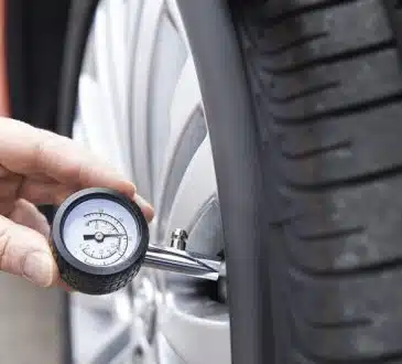 La bonne pression des pneus crucial pour la sécurité sur la route