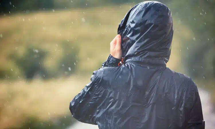 Les marques incontournables d'imperméables pour homme à connaître