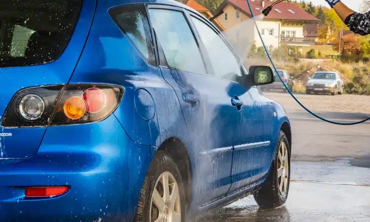 Fournisseur d'Équipements pour le Lavage de Voiture : Comment faire le bon choix ?