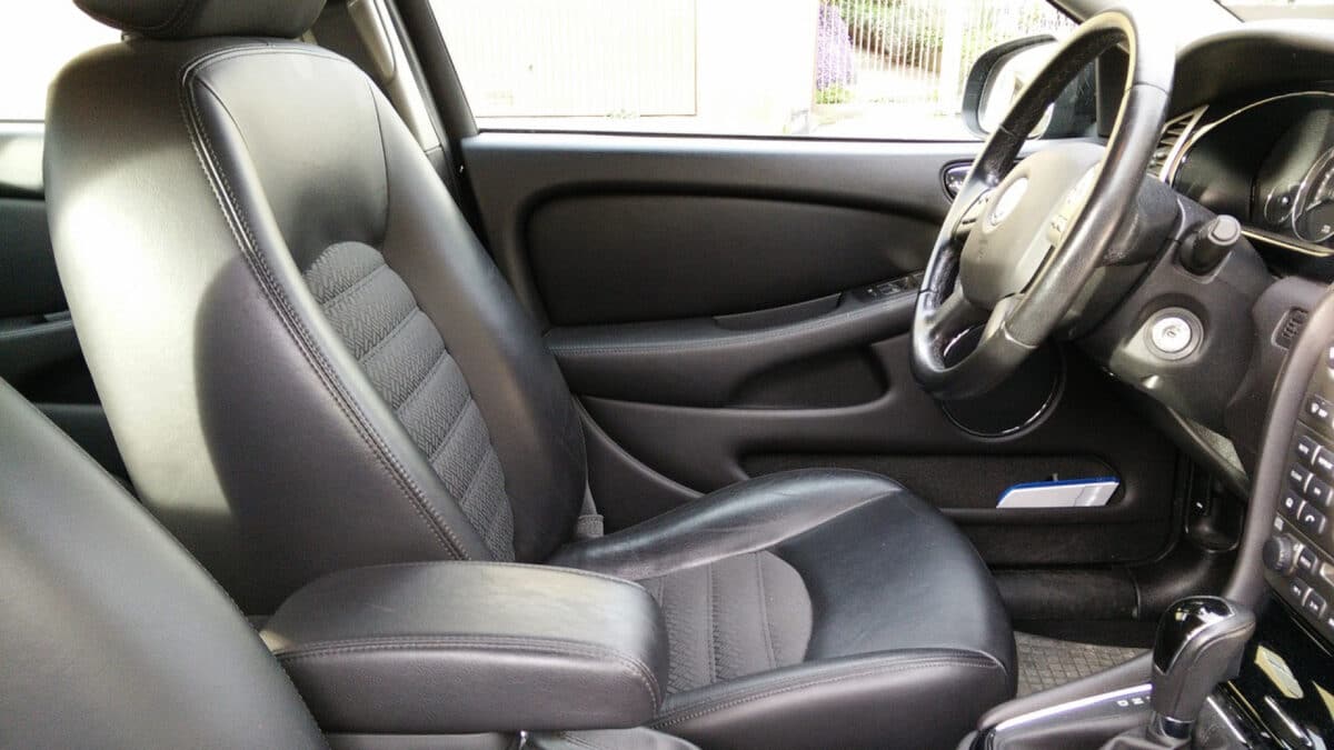 Utilisez des housses de siège pour protéger l'intérieur de votre voiture